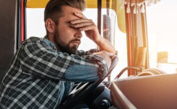 How Can Truck Drivers Stay Healthy On The Road?